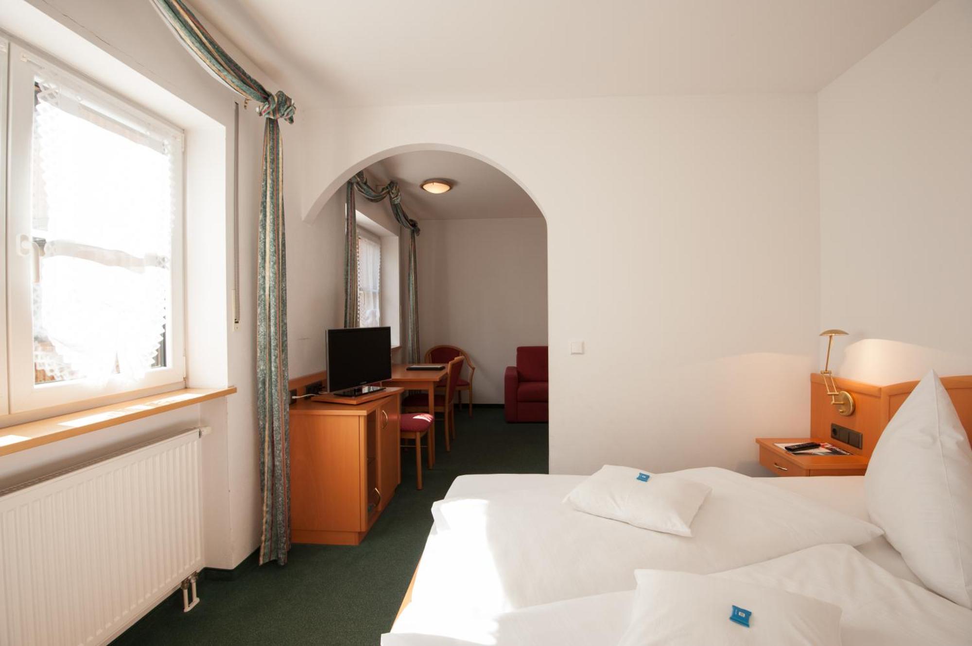 Hotel Schwaiger Glonn Exterior photo